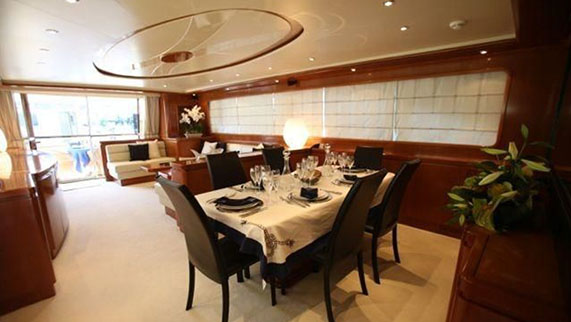 Air Seven Yacht for sale - Amenities -Spacious living room with dining table