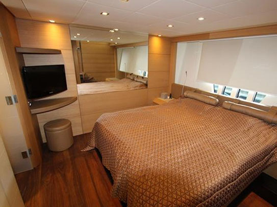 Pershing 80 Yacht for Sale - Amenities - Spacious Cabins